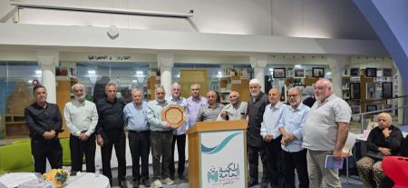  العربية لغتنا" تكرم الكاتب احمد سليم صاحب كتاب بالعربي اهيب 